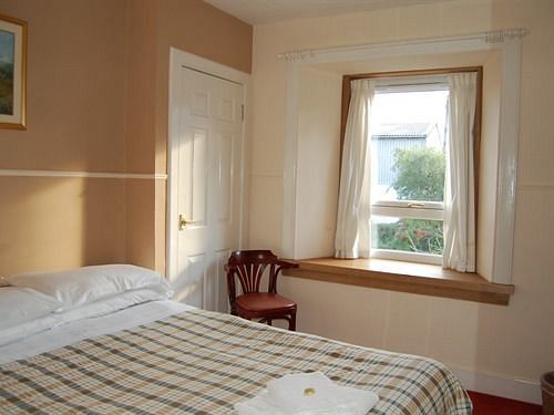 The Glendevon Hotel
